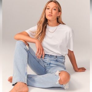 BRAND NEW Ultra high rise 90’s straight jeans